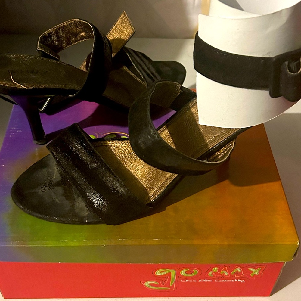 Ladies ankle strap sandals